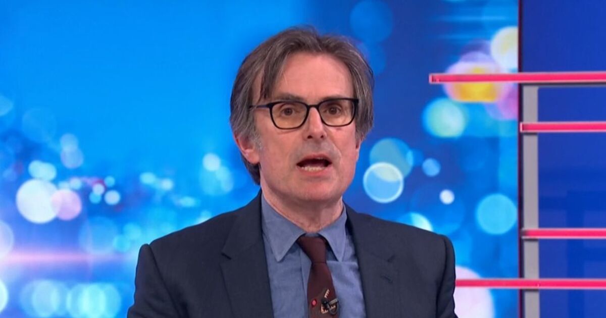 ITV's Robert Peston panics 'what do we do' as show halted after awkward blunder
