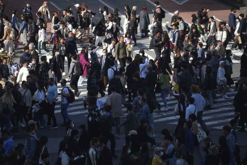 Japan's population falls below 125 mil; down for 13th straight year