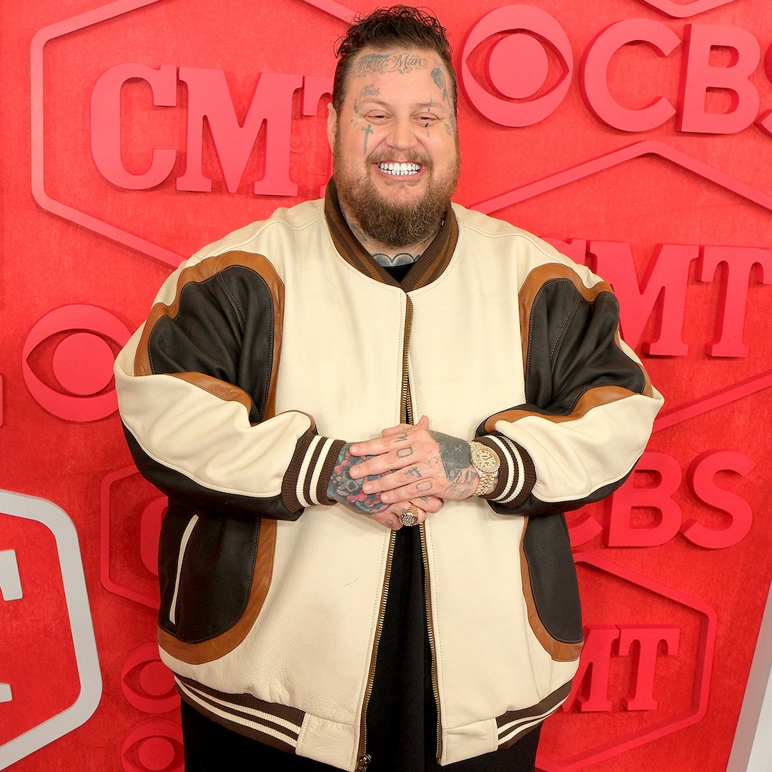  Jelly Roll Reveals Why His Private Plane Had to Make Emergency Landing 