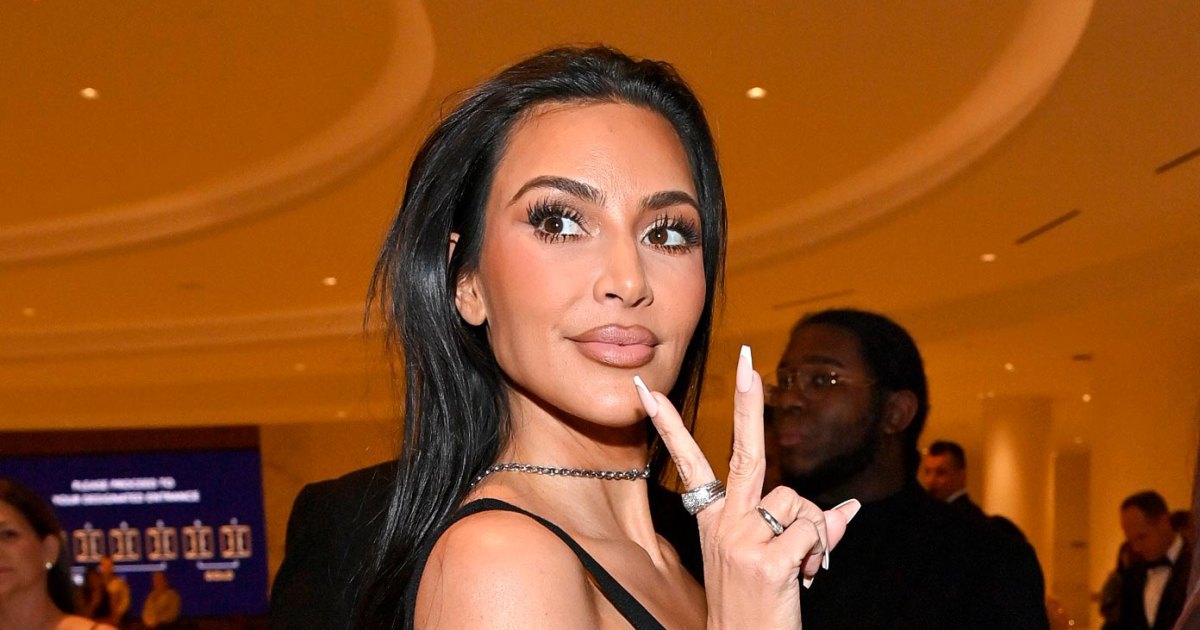 Kim Kardashian Throws Up Peace Sign Outside White House After Event With VP