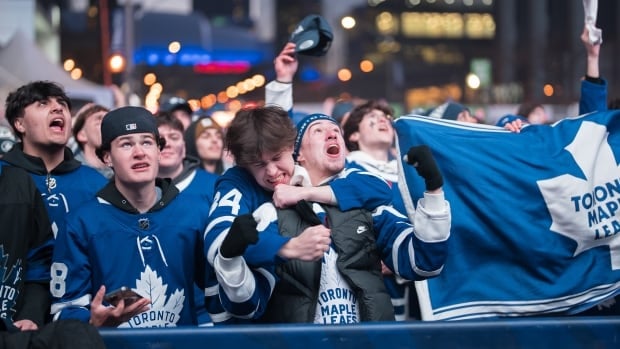 Leafs announcer slams home crowd as 'very disappointing' after game 3 loss to Bruins