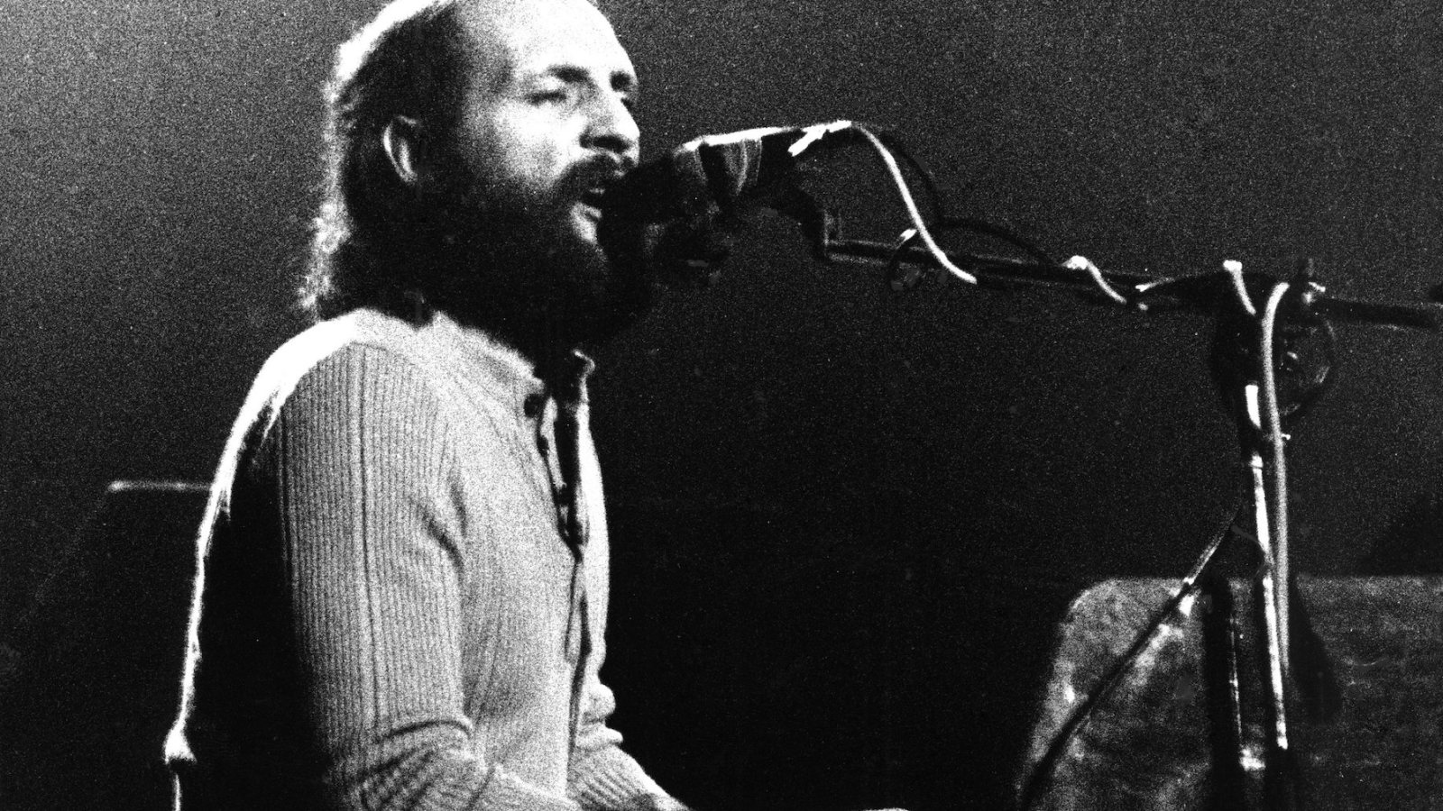 Mike Pinder, the Moody Blues Keyboardist and Founding Member, Dead at 82