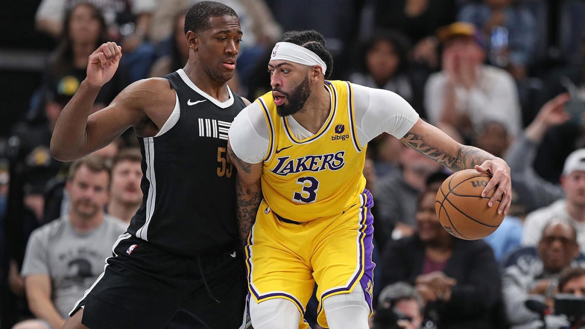  NBA playoff picture, standings, bracket, matchups: Lakers jump to No. 8, Knicks remain alive for No. 2 