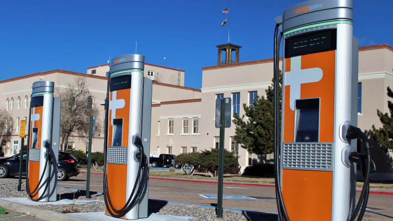 New Mexico electric vehicle mandates to remain in place as auto dealers fight the new rules