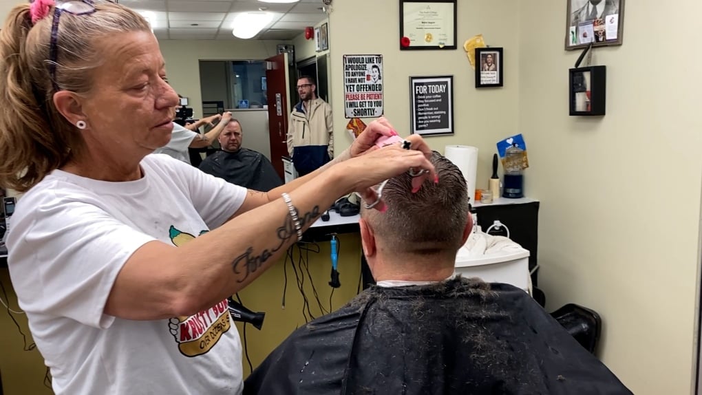 Ottawa barber shop steps away from Parliament Hill marks 100 years in business 