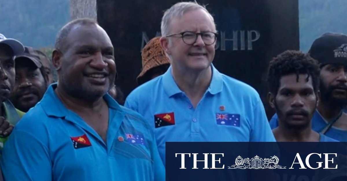 Prime minister honours Anzacs in Papua New Guinea