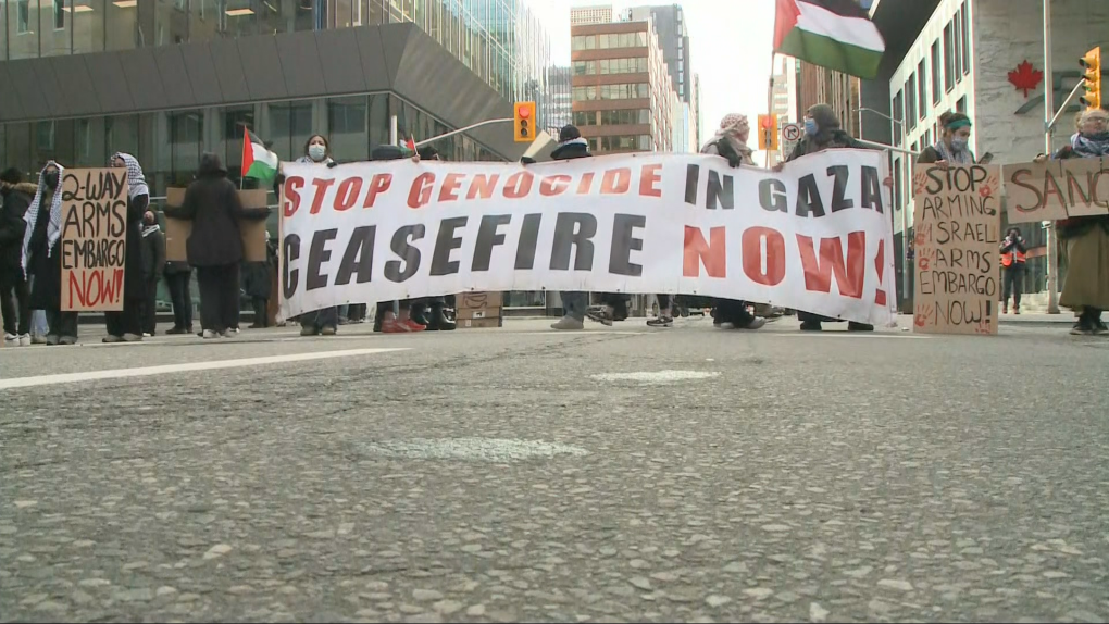 Pro-Palestinian protest blocks parts of downtown Ottawa Monday morning