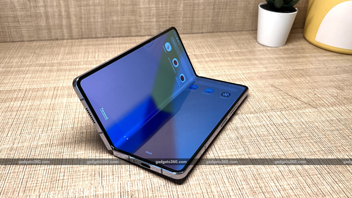 Samsung Files Patent Describing New Ways to Mount Its S Pen to a Foldable Device: Report