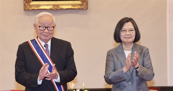 TSMC founder honored for representing Taiwan at APEC