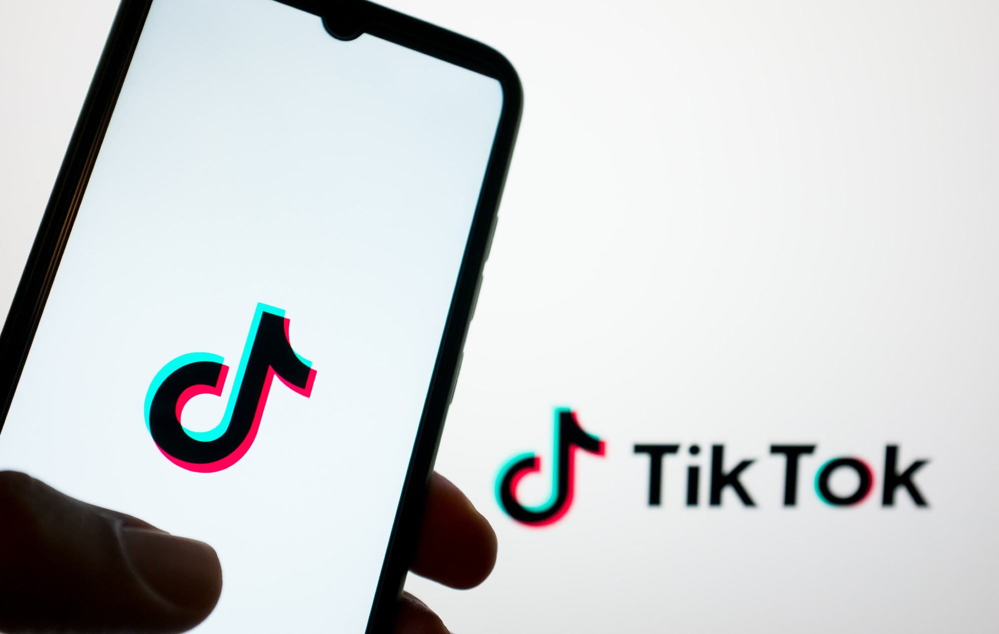 US Congress approves bill to ban TikTok in the United States unless ByteDance sells the platform