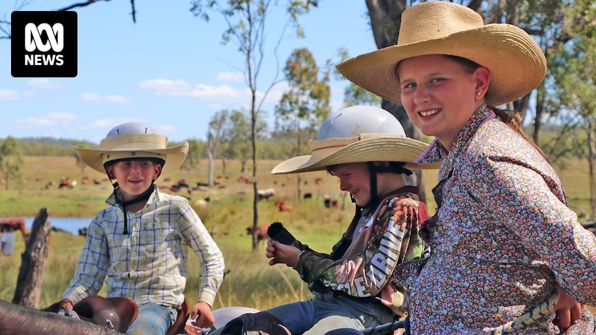 Young drovers keep century-old traditions alive on the week-long Eidsvold Cattle Drive