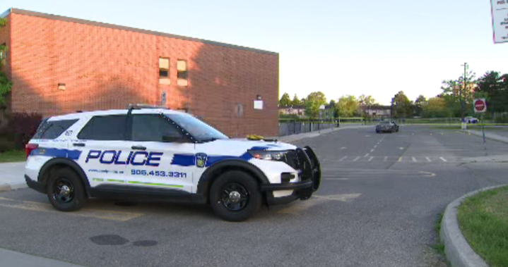 2 people critically injured after being shot in parking lot of Mississauga school: police