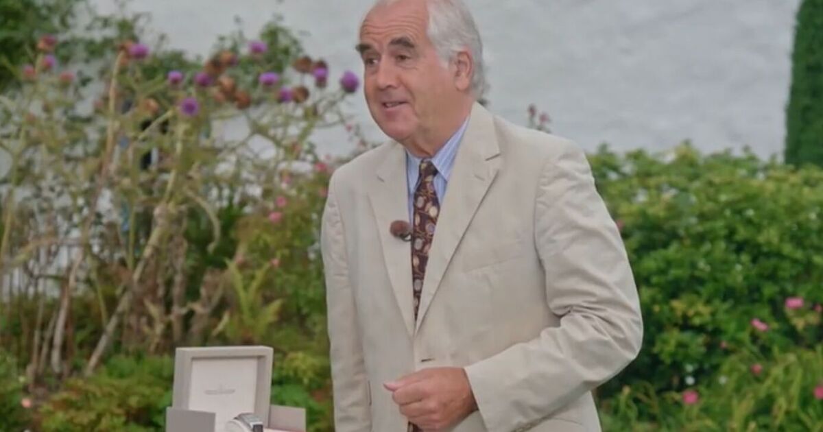 Antiques Roadshow expert says 'you'll hate me' as he issues warning over 'fake' watch 