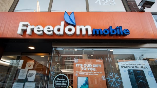 B.C. court rules 'SIM swap' theft victim can't sue phone company