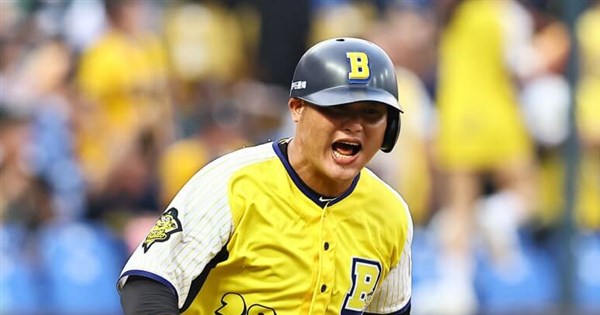 Chen Chun-hiu, Brothers secure extra-inning win on walk-off homer
