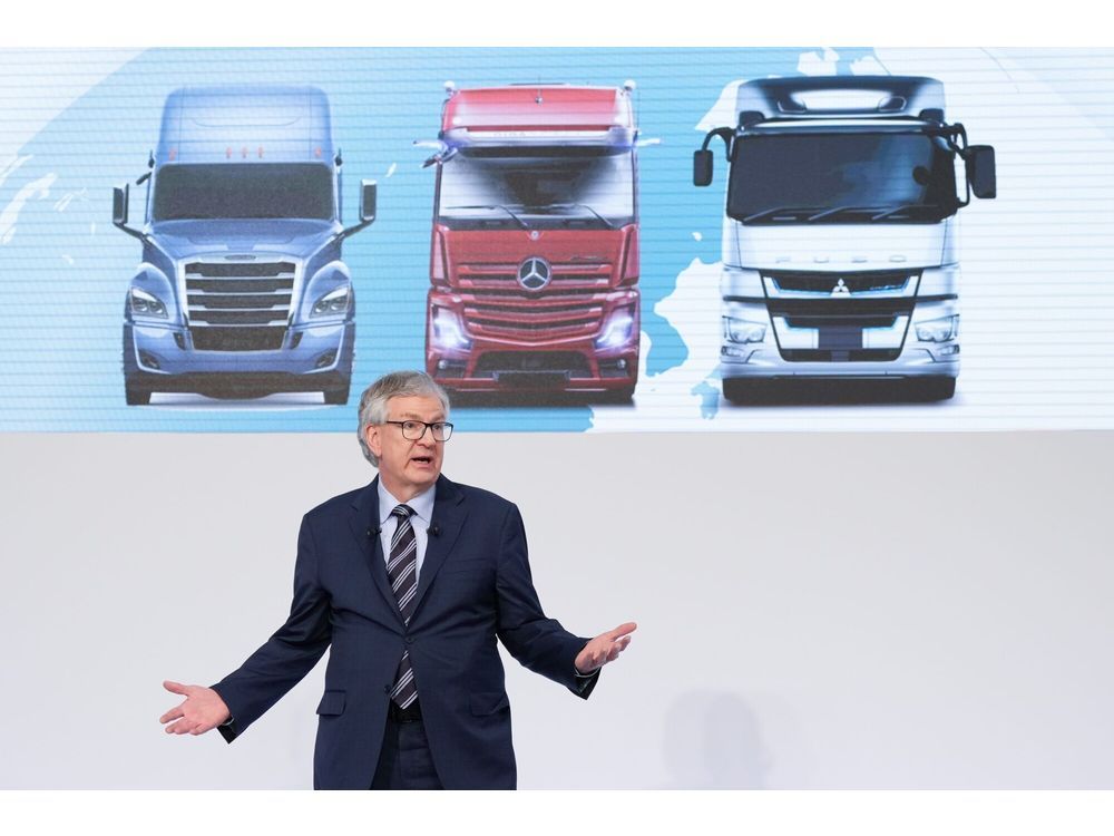 Daimler CEO Calls Missing Electric Truck Chargers a Top Concern