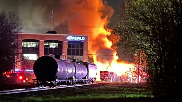 Exhaust sparks likely caused train cars to go up in flames before rolling through London, Ont., TSB says