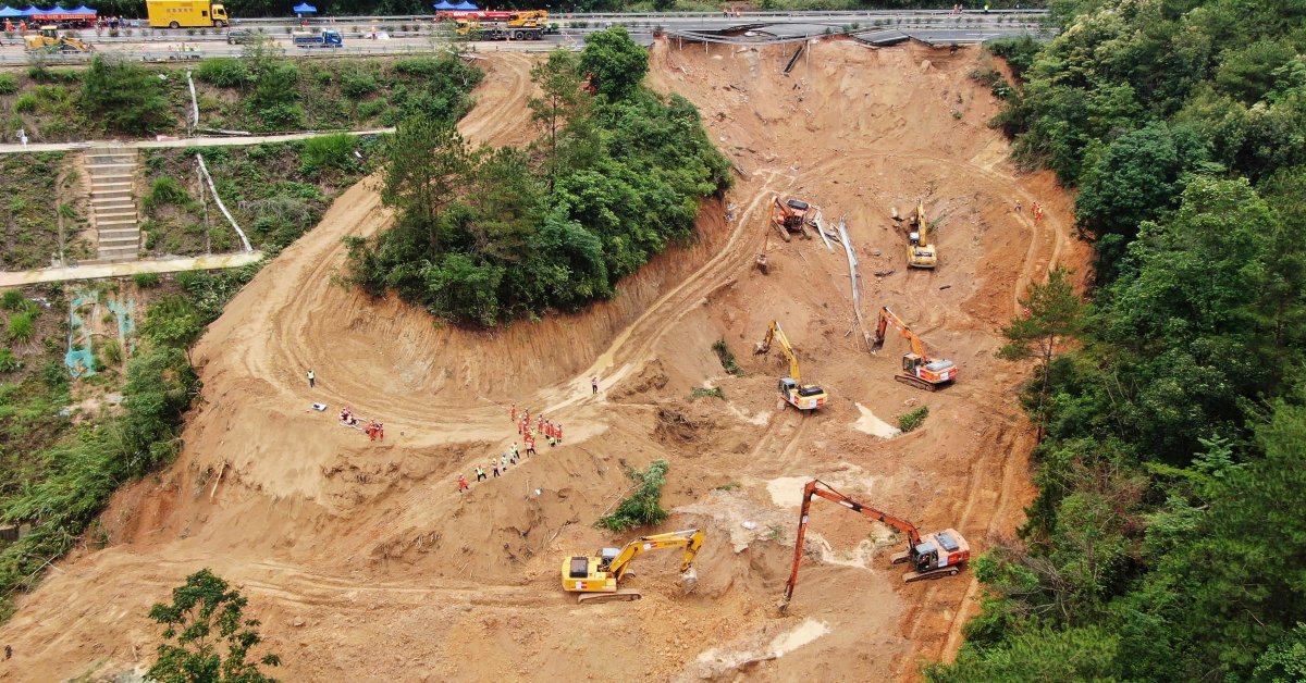 Death Toll Reaches at Least 48, Search Continues in Southern China Highway Collapse