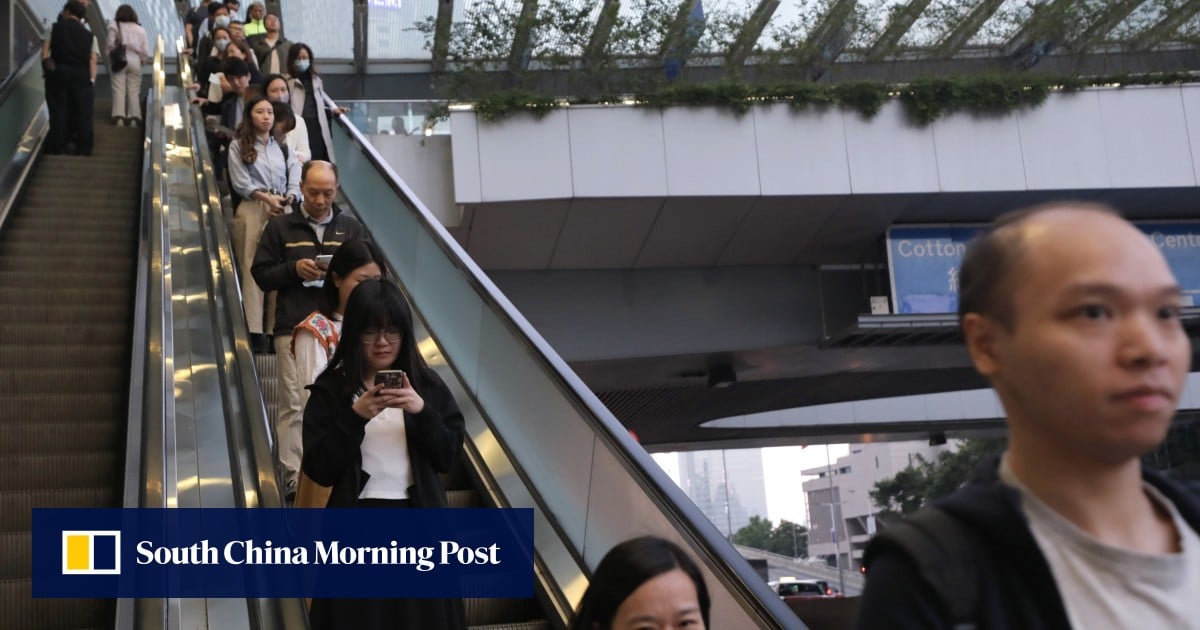 Hong Kong civil servants in line for pay rises of up to 5.47% if survey findings endorsed, despite calls for salary cuts as deficit balloons