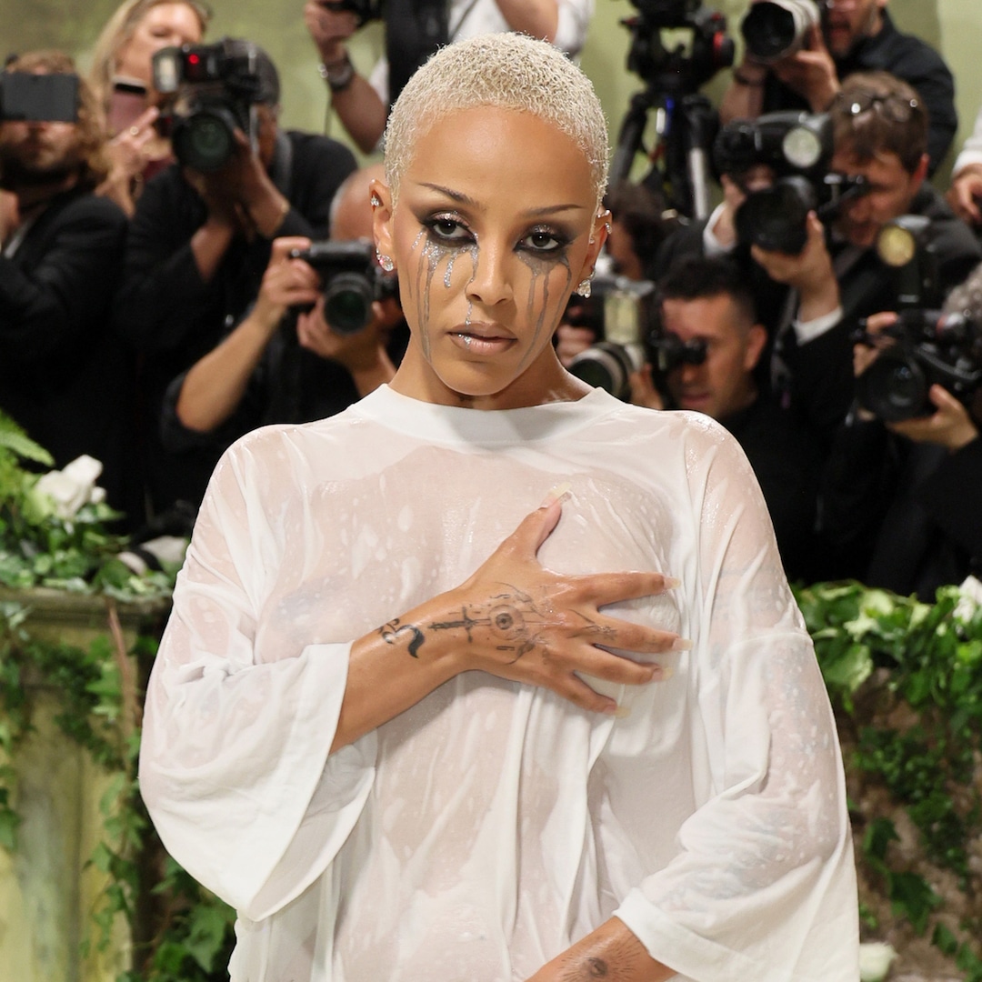  How Doja Cat's Wet T-Shirt Look at 2024 Met Gala Was On-Theme 