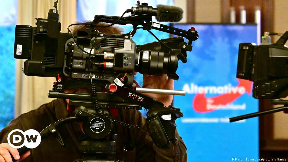 How should the German media deal with the AfD?