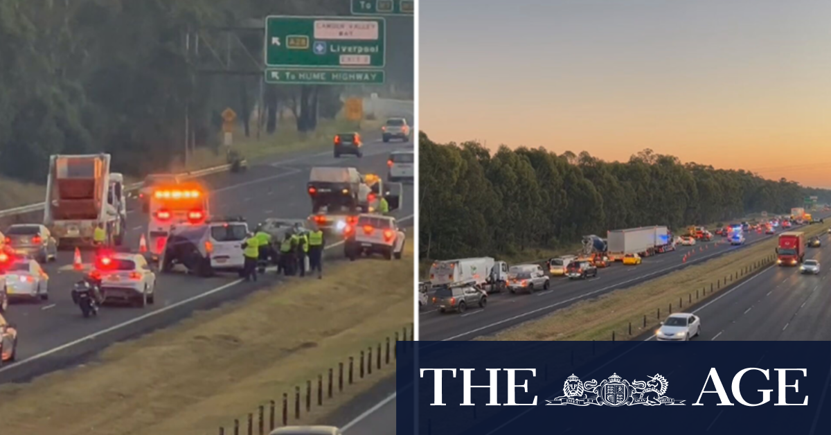 Major traffic delays amid Sydney car crash