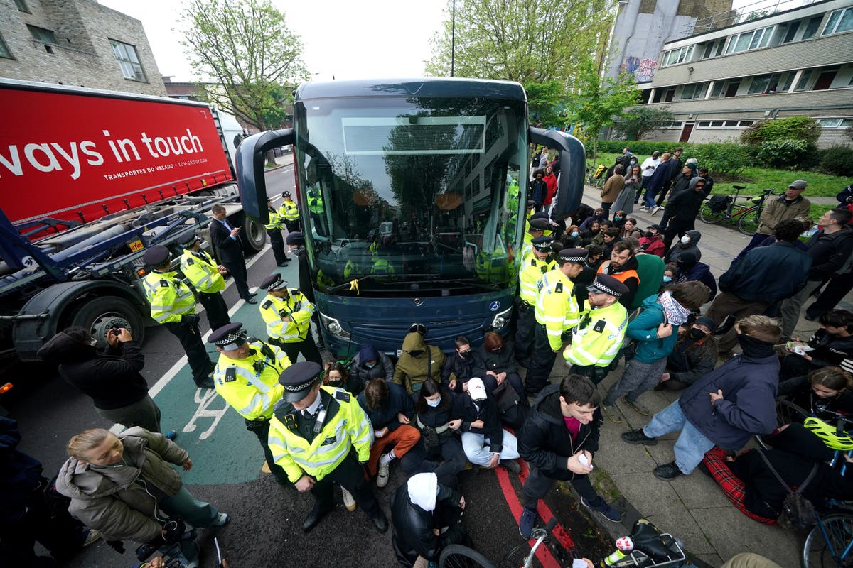 Police quiz 45 people after Peckham protesters thwart asylum seekers' coach transfer to Bibby Stockholm