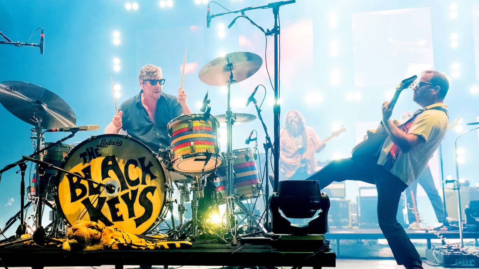 See the Black Keys Bring Out Noel Gallagher at London Concert