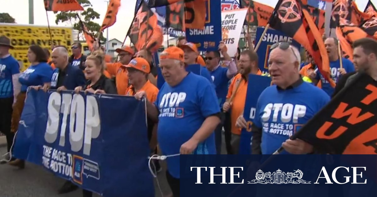 WA transport workers protest at Aldi