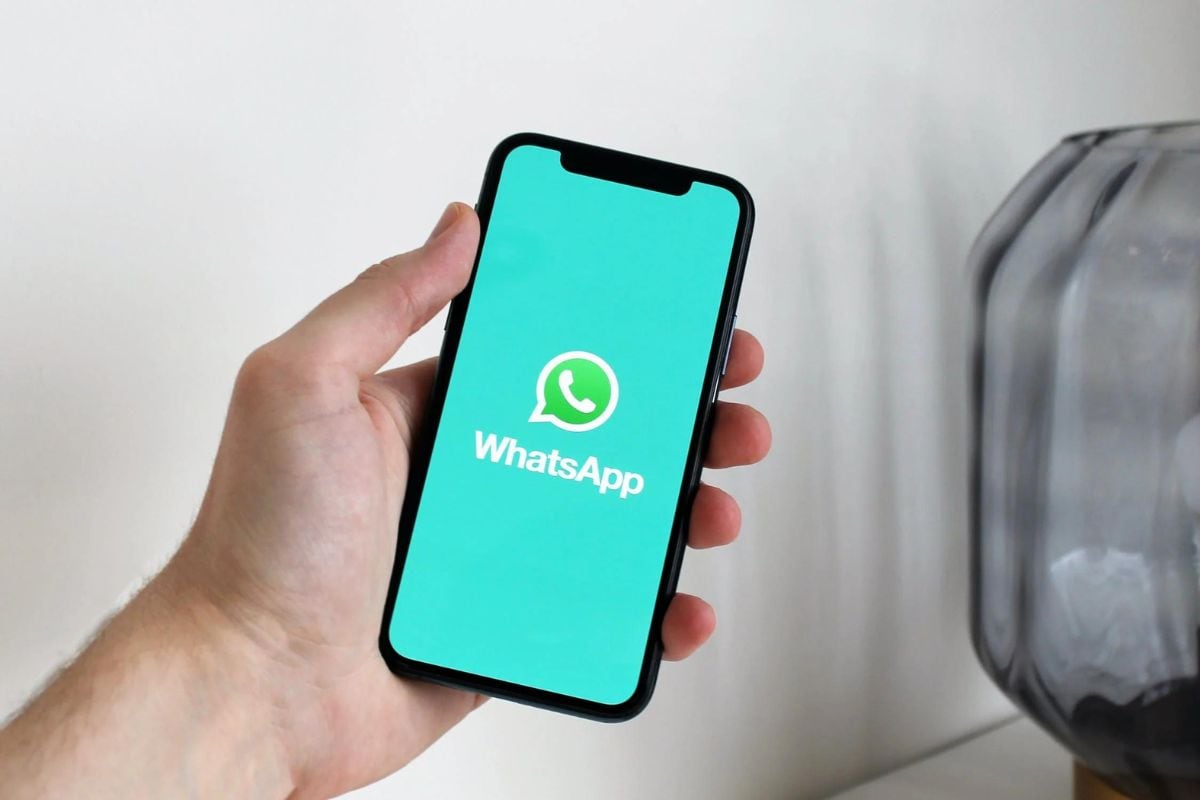 WhatsApp Update With Green Buttons and New Icons Rolled Out for iOS Users