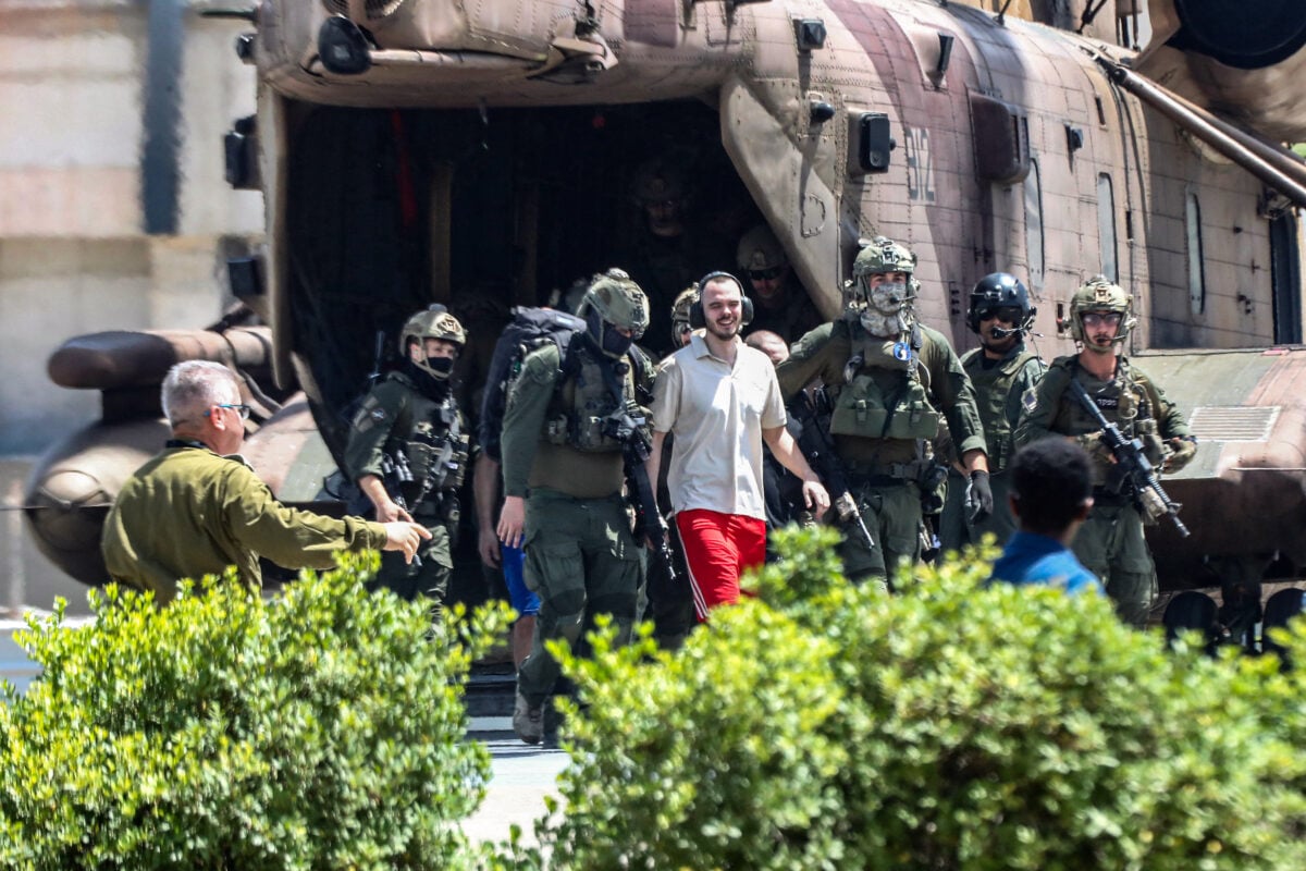 Palestinian journalist held Israeli hostages in home