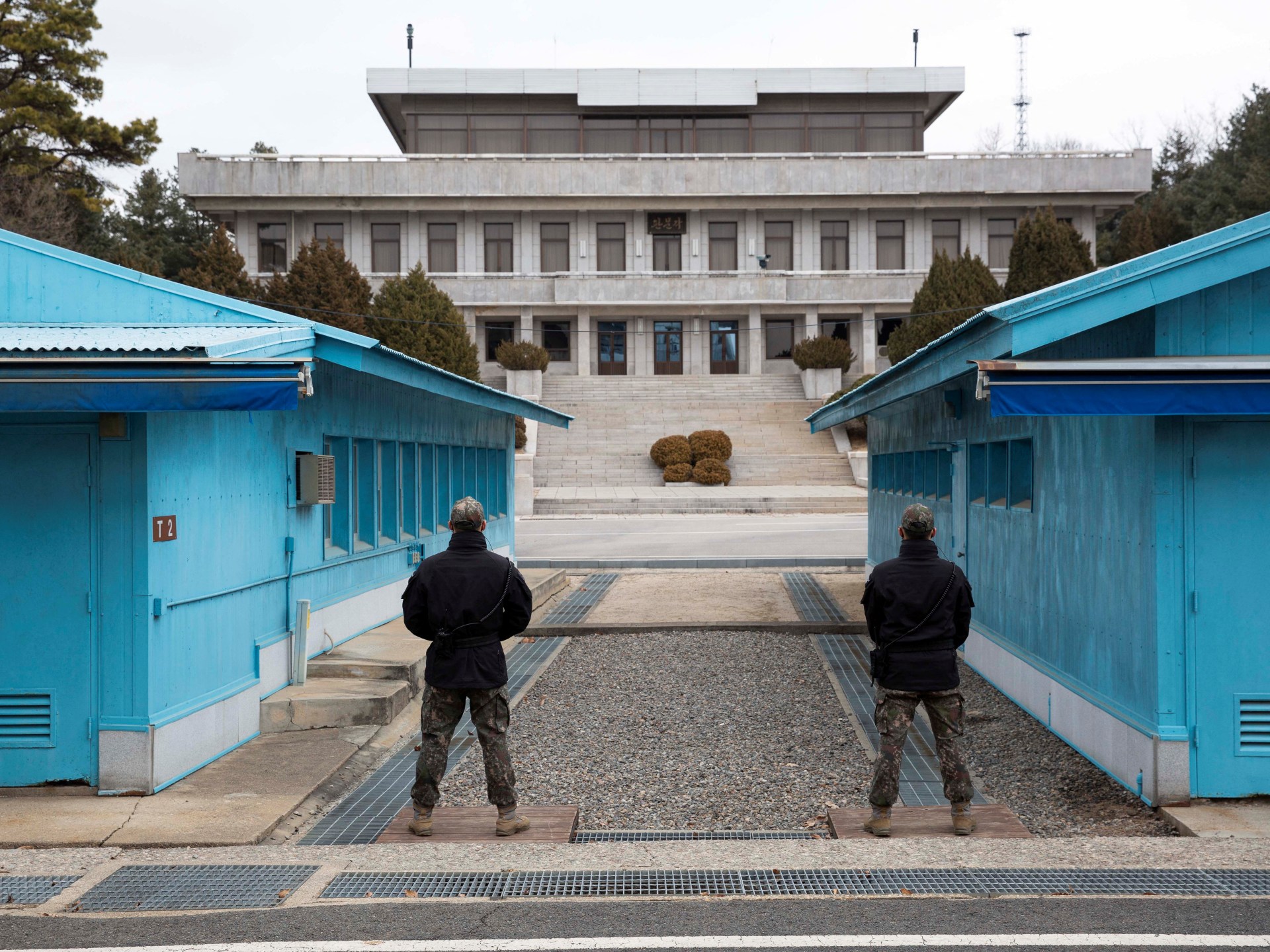 S Korea says it fired warning shots after N Korean soldiers crossed border