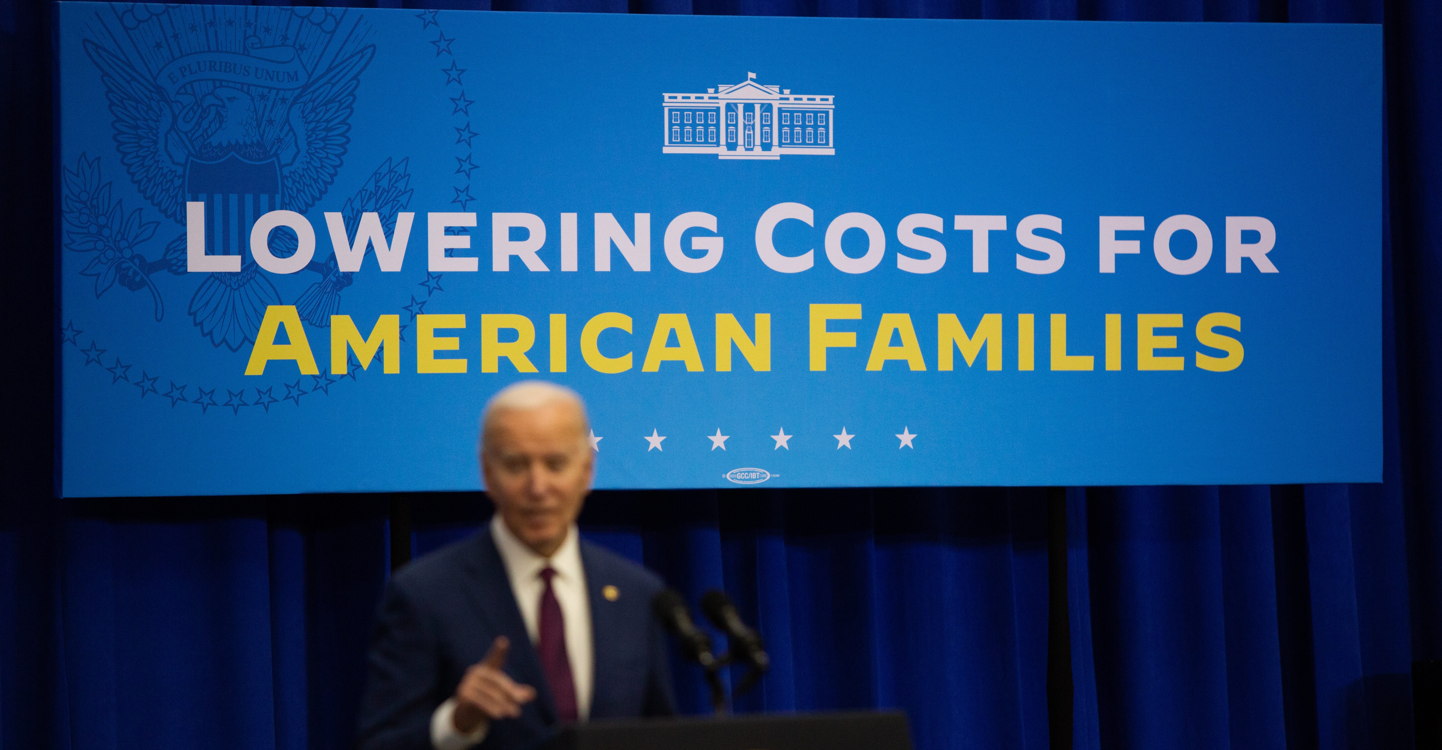 Biden is on track to beat inflation and lose the presidency