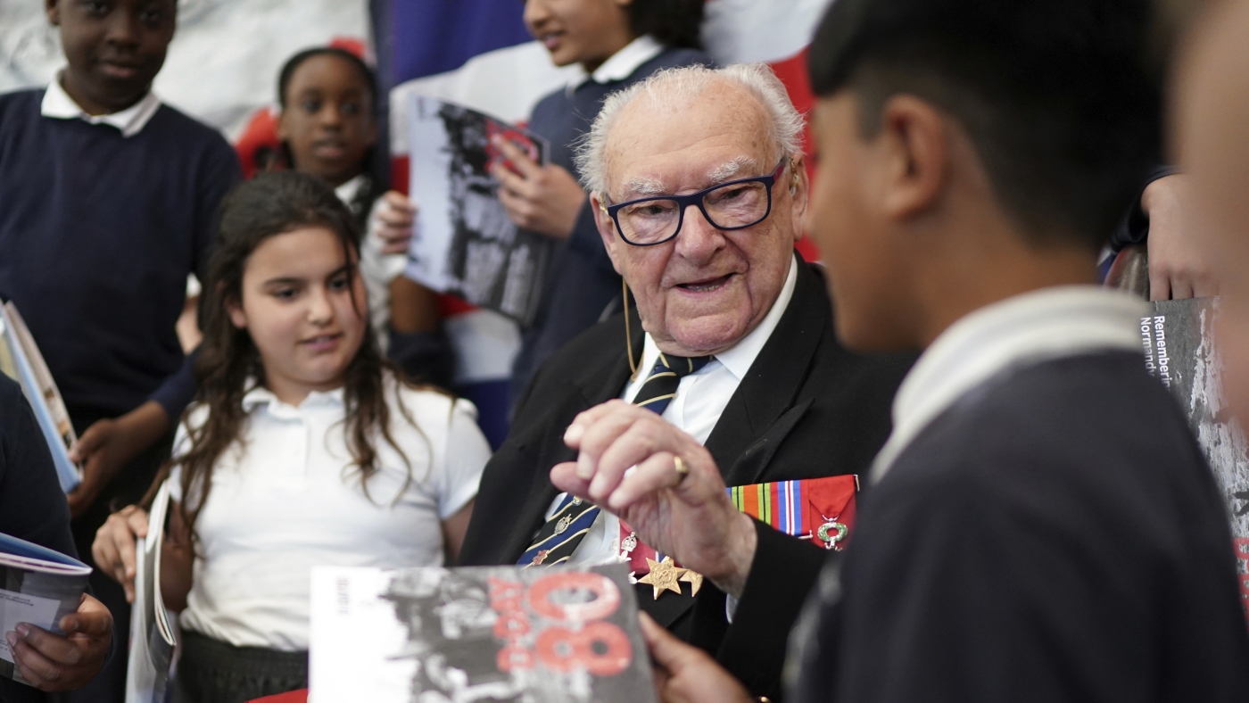 As their time runs short, D-Day veterans try to keep their memories alive for others