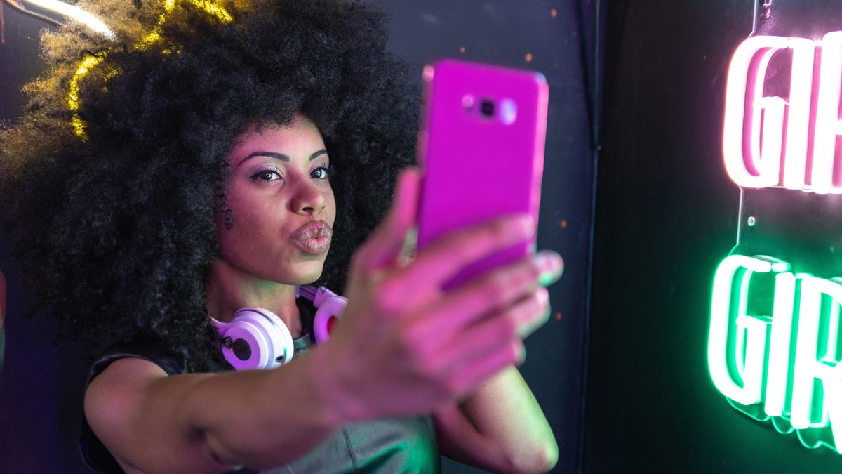 How to Use AI to Snag Your Dream Partner on Dating Apps - CNET