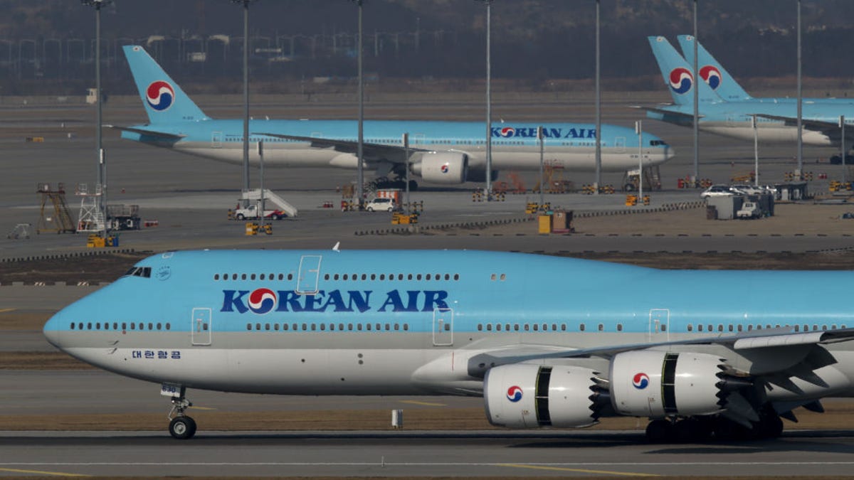 A Korean Air Boeing plane dropped 25,000 feet in five minutes