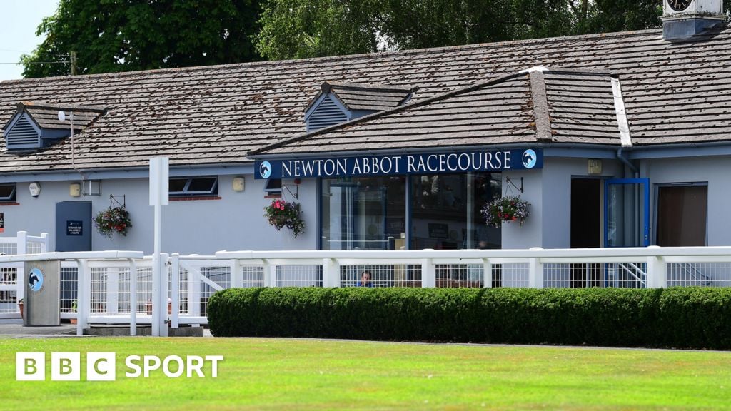 Inquiry after four horses die at Newton Abbot