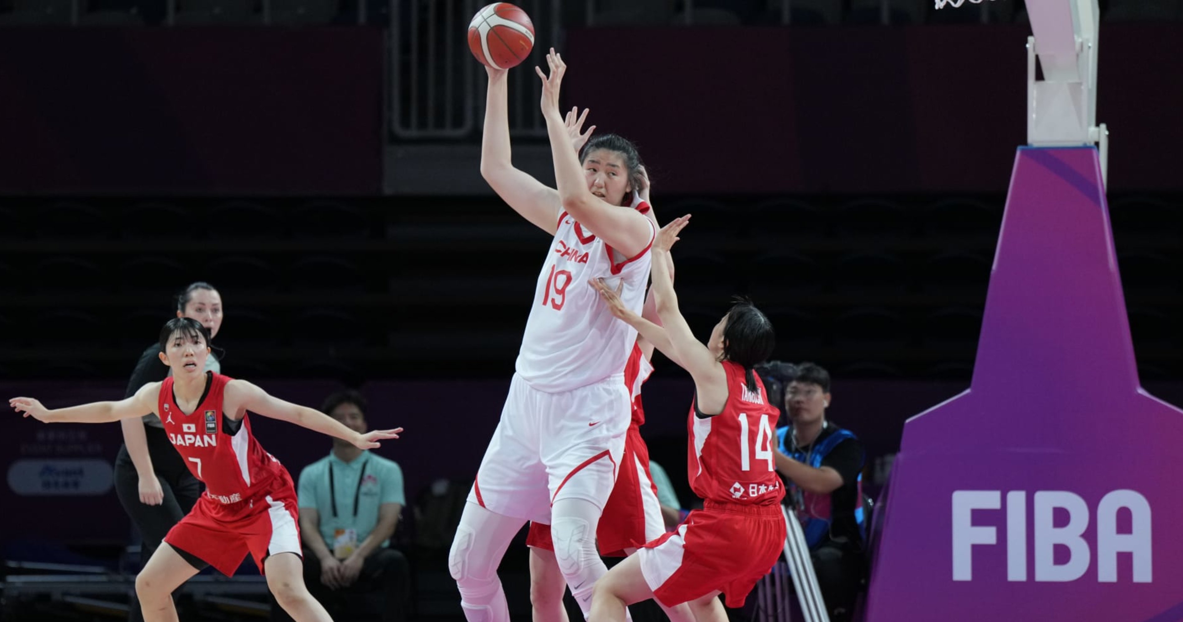 7'3 Teenager Zhang Ziyu Scores Record 44 Points for China at U18 Women's Asia Cup