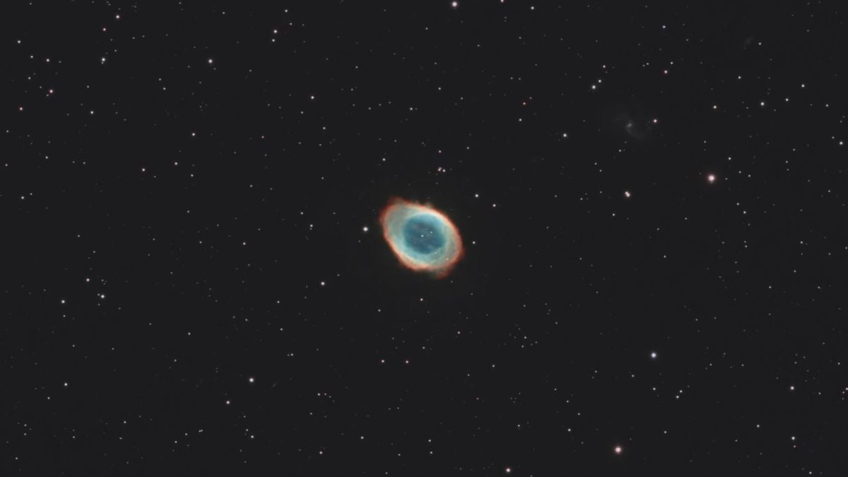 The gorgeous Ring Nebula makes a stunning skywatching sight this week