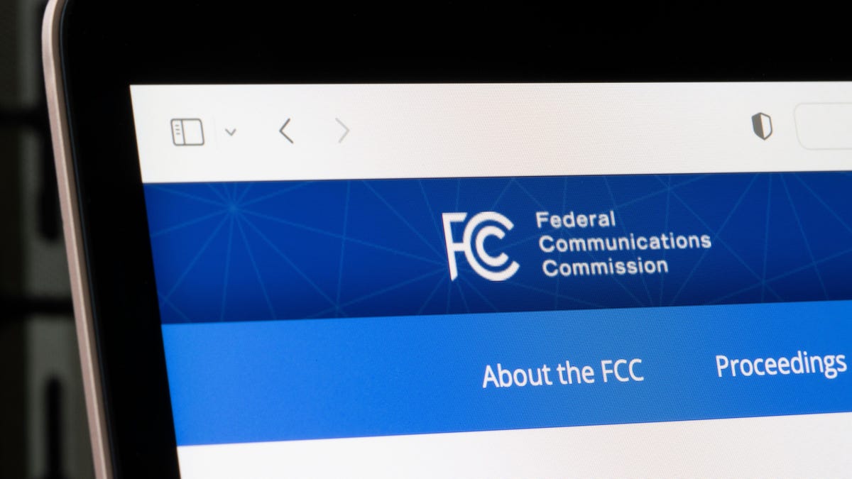 FCC Wants to Make Unlocking Your Phone to Switch Carriers Much Easier