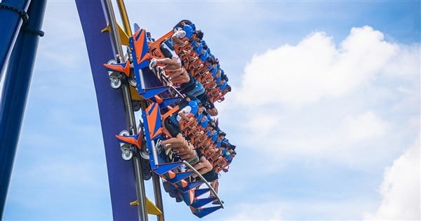 16 people trapped mid-air on amusement park ride due to power instability