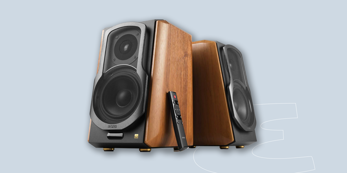 5 Best Bookshelf Speakers for Budding Audiophiles