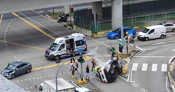 9, including 3 kids, taken to hospital after accident in Tanah Merah involving 2 cars