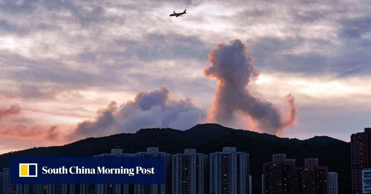 Dog-shaped cloud delights Hongkongers as Observatory issues reminder to keep cool amid heat