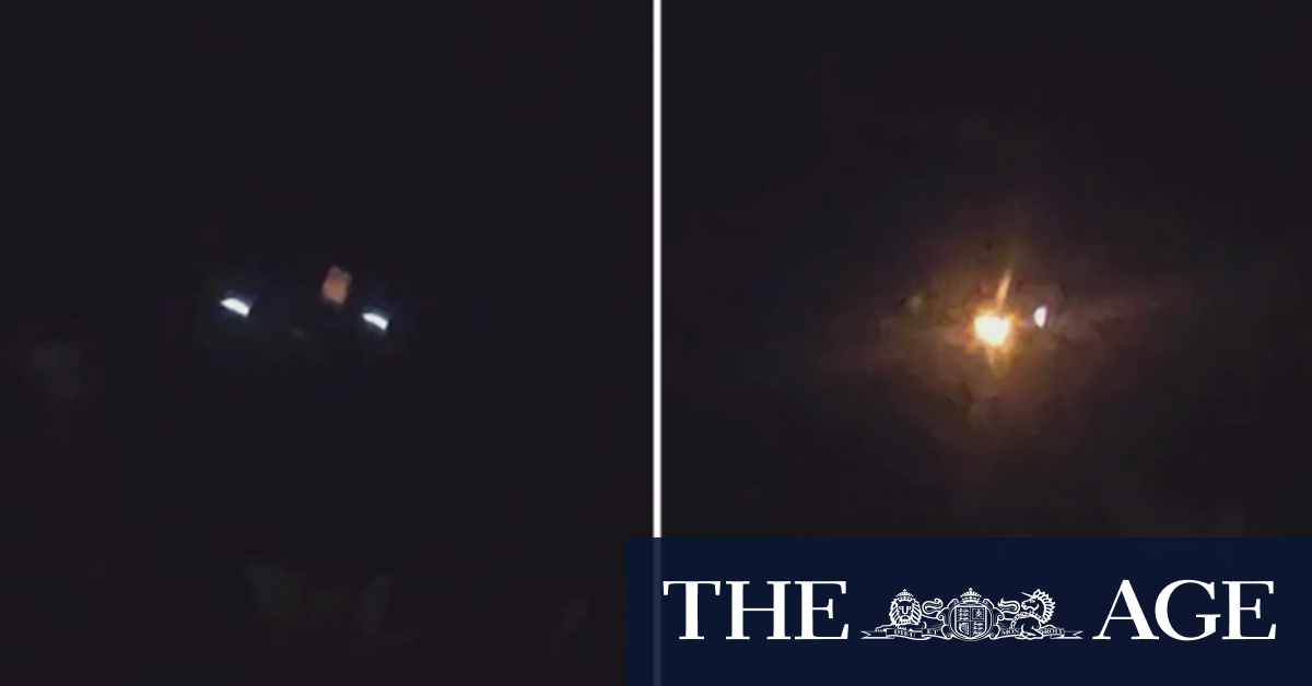 Flames seen on plane bound for Melbourne