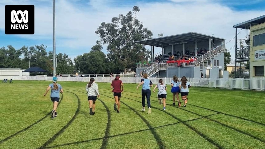 Gilgandra High School students given free sports bras to boost participation in sport