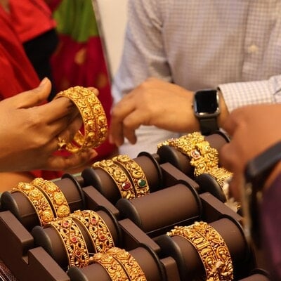 Gold demand still lacklustre, jewellers expect import duty cut in Budget