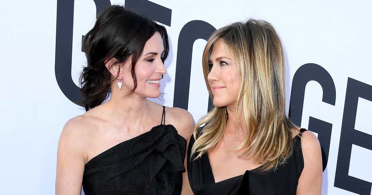 Jennifer Aniston Makes Courteney Cox Cry With Sweet 60th Birthday Tribute