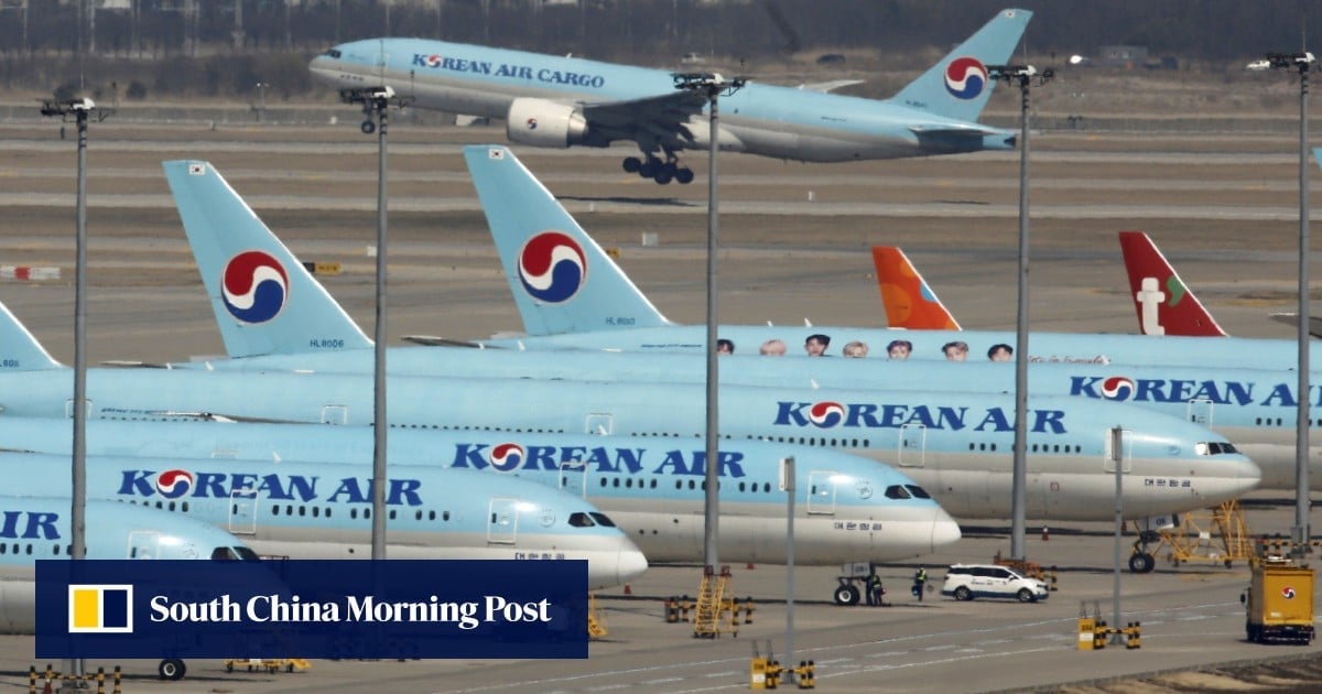 Korean Air Boeing plane bound for Taiwan makes emergency landing after plummeting 7,600 metres