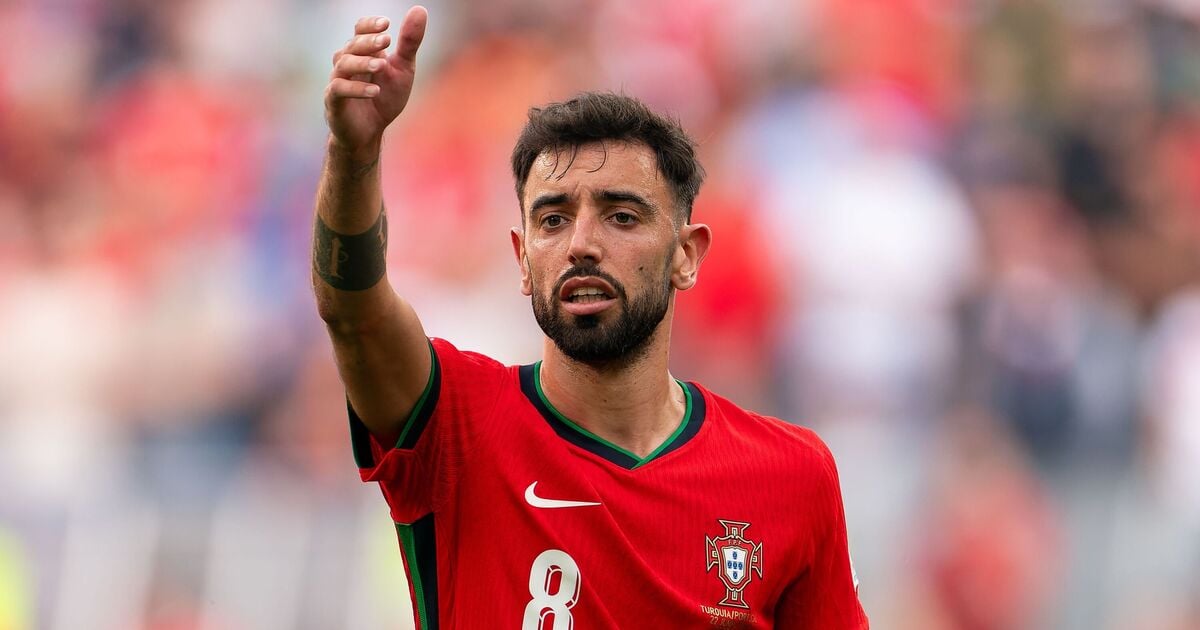 Man Utd 'in talks' with two players after Bruno Fernandes made feelings clear